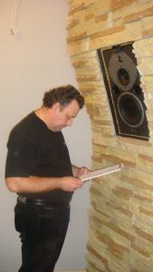 Сергей Царский приехал в Питер провести акустические измерения.