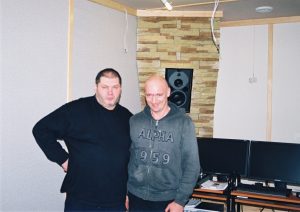 Александр Фрумин (ген. директор Радио Шансон) и Андрей Брусков в только что законченной студии.