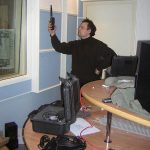 После окончательной отделки, проводятся контрольные измерения акустических параметров. Сергей Царский делает замер времени реверберации.