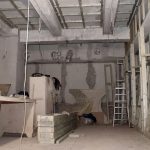 Этап работ по монтажу каркаса акустических конструкций в музыкально-шумовом ателье