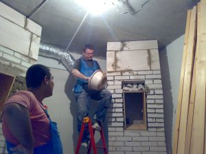 Устройство коммутационног канала в теле плавающего пола
