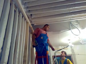 Монтаж акустических конструкций